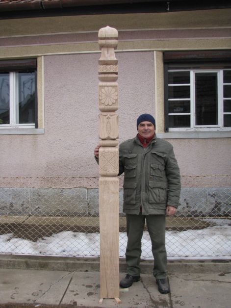 Besenyő oszlop