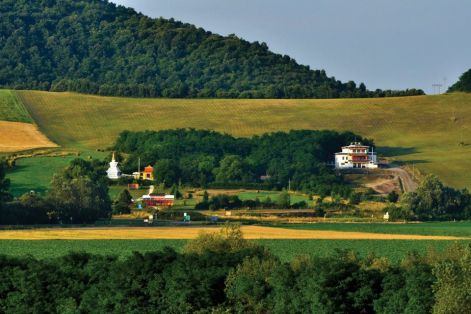 Tari sztupa és buddhista templom
